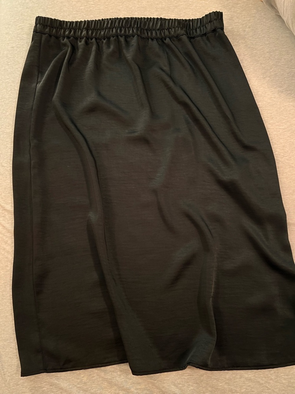 GAP Black Elastic-Waist Midi Slip Skirt